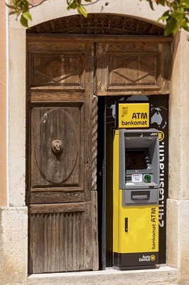 Ministarstvo kulture objavilo informaciju o kriterijima za ugradnju bankomata u zaštićenim gradskim jezgrama