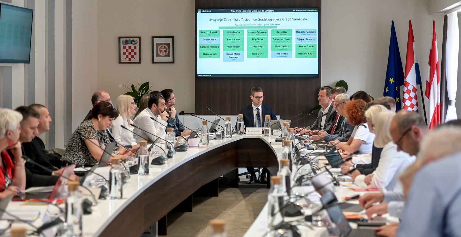 Grad Varaždin modernizirao vijećnicu i održao prvu potpuno digitaliziranu sjednicu Gradskog vijeća